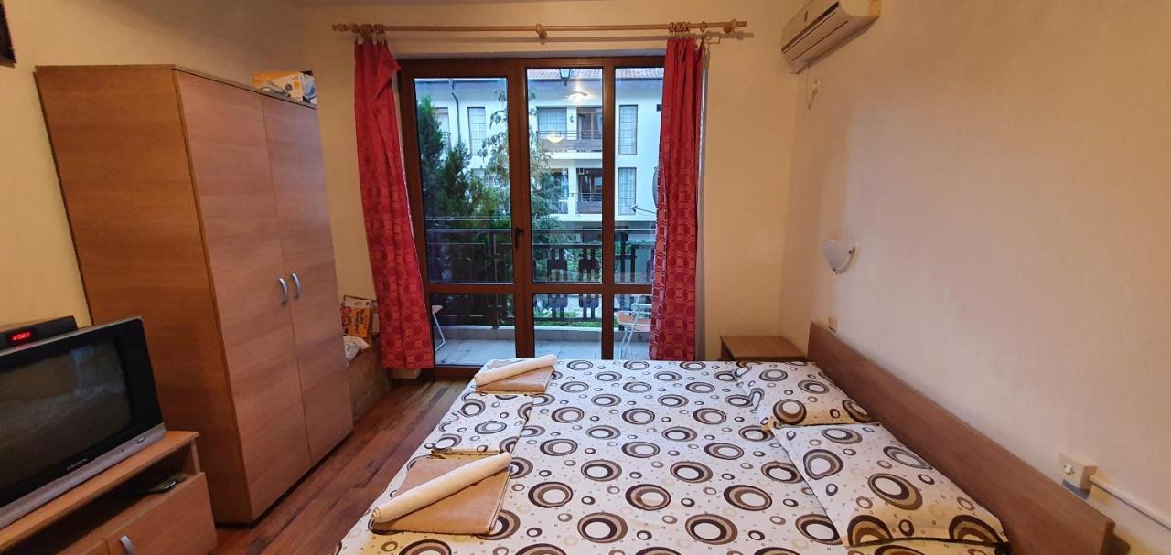 VP Panorama Bay 2 Studio Apartment Sveti Vlas Bagian luar foto